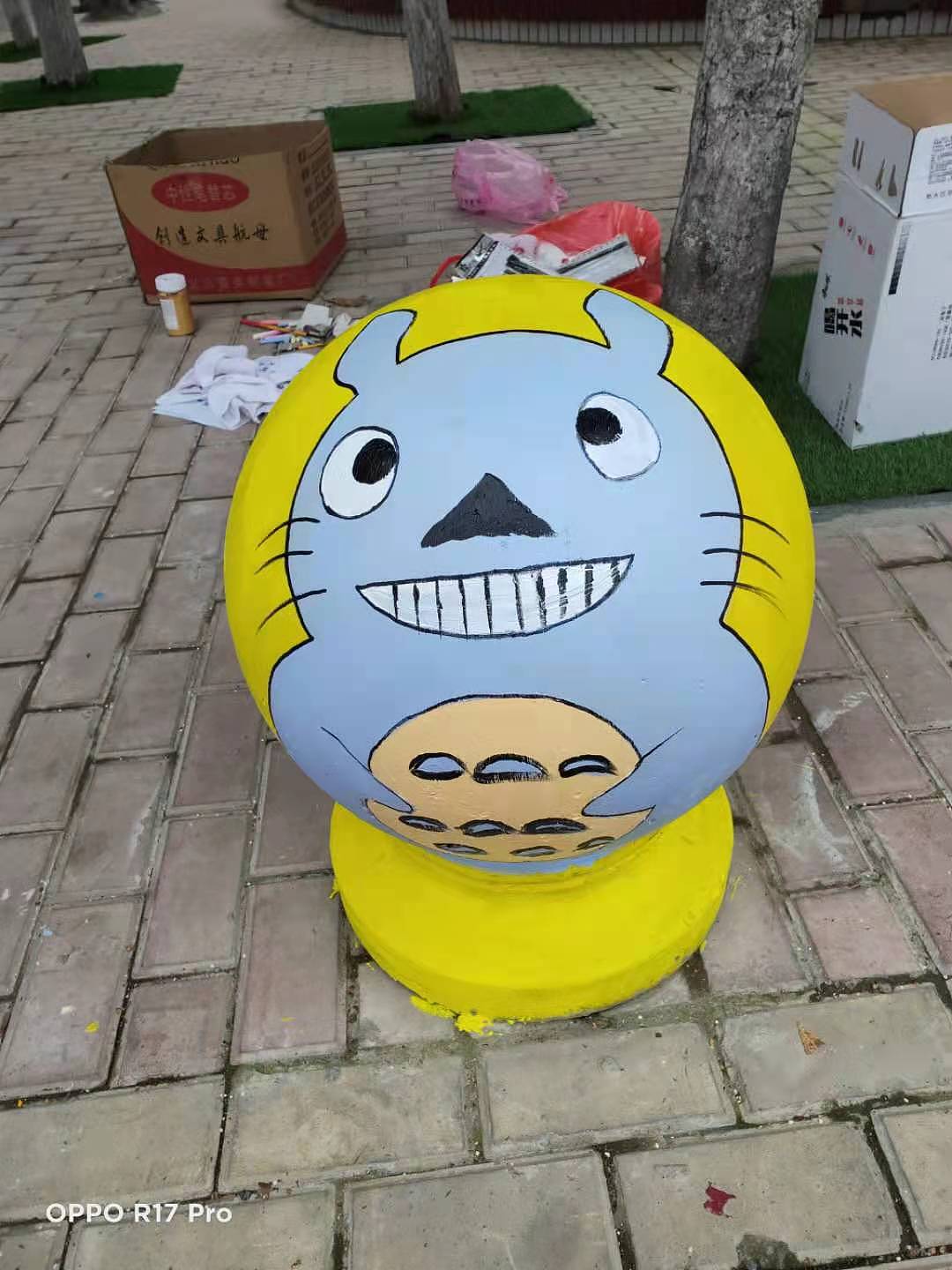 彩绘石球石墩路障手绘画圆球绘画路障挡车石壁画球彩绘