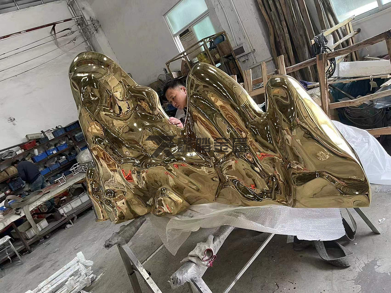 酒店室内不锈钢假山,镜面钛金不锈钢雕塑艺术造型