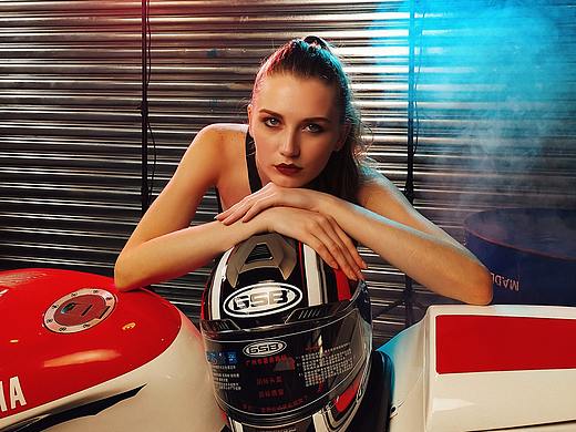 华为Mate20pro 欧美车模拍摄