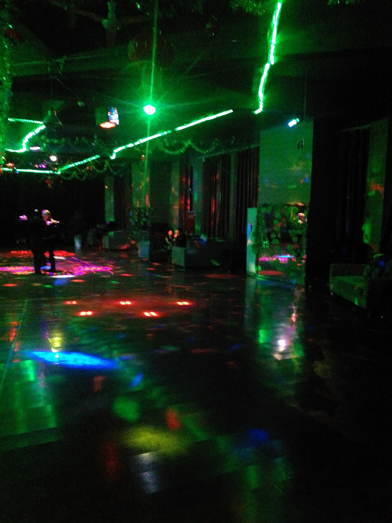 万豪大众舞厅活动进行中