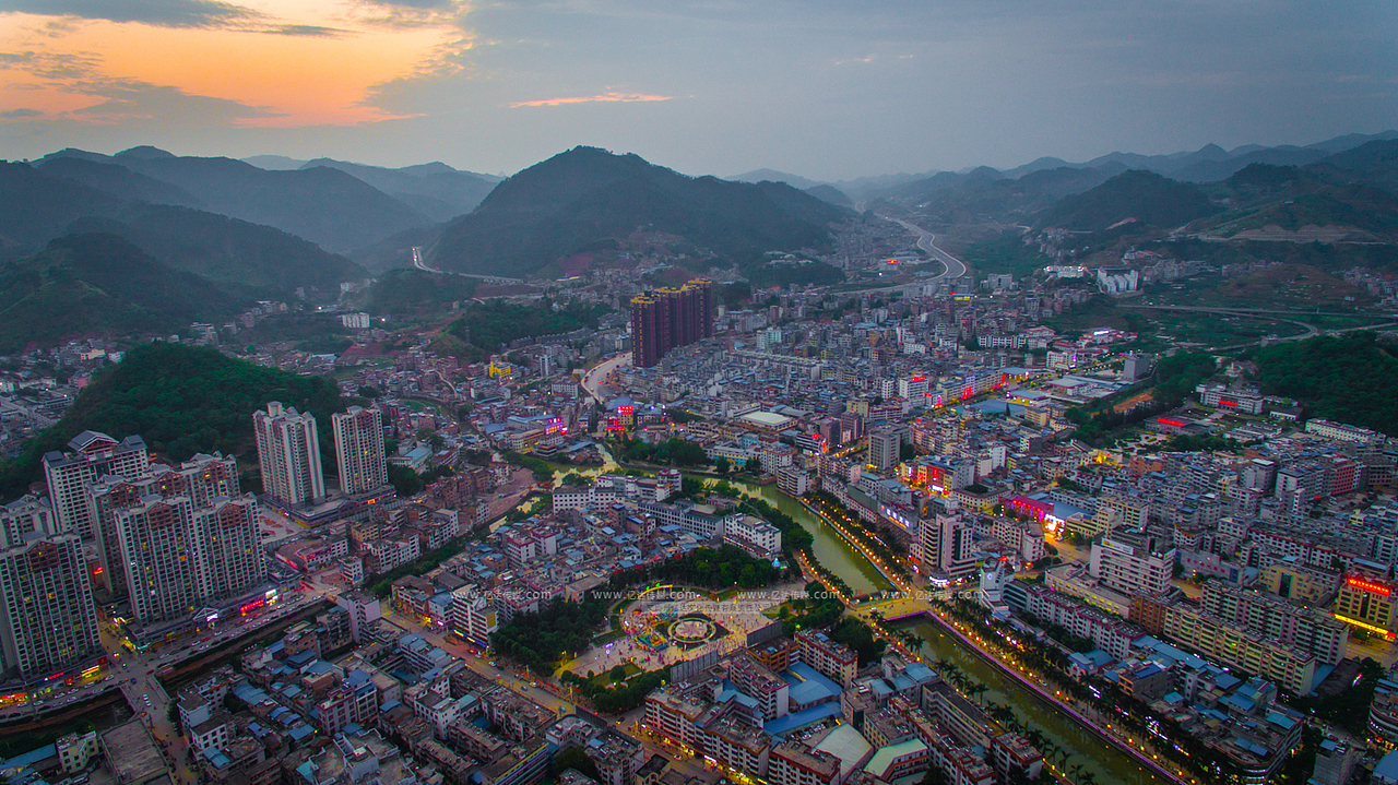 2017富宁消防海报拍摄原图文山州亿达文化传媒