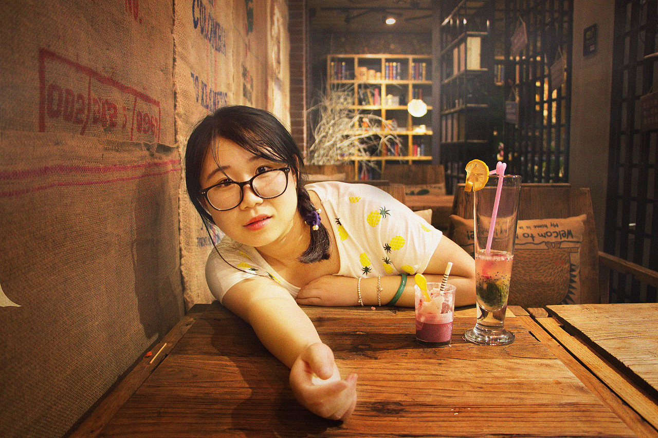 周末姑娘（图ZNTYzOTA5MTY=） - 人像摄影 - 站酷设计师卷卷snail原创素材 - 站酷ZCOOL