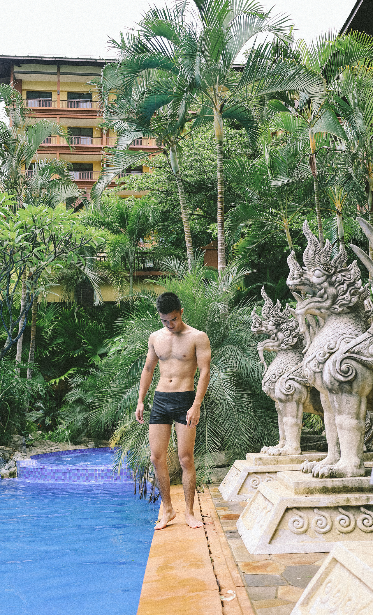 版纳没有秋天 玩水去咯