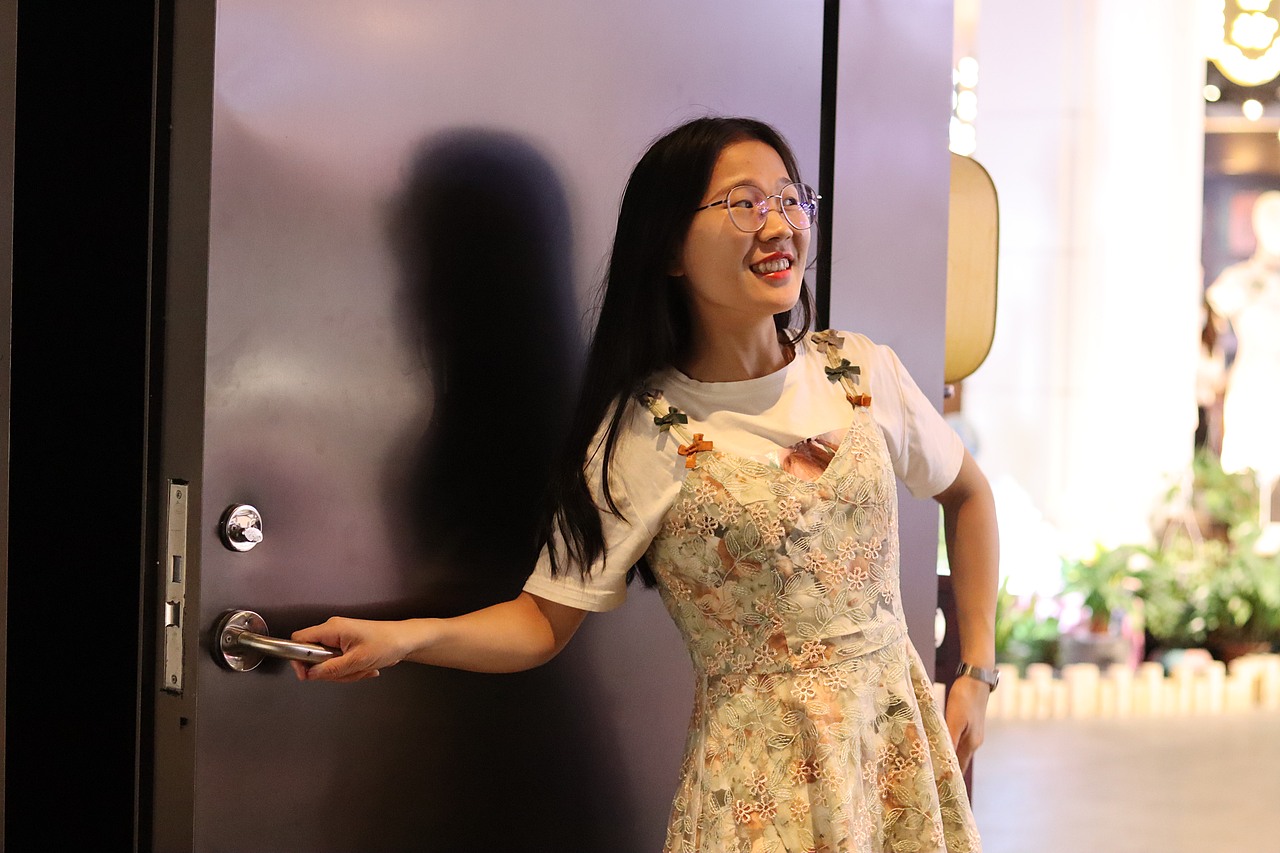 能让你变得孩子气的人,都特别温柔。