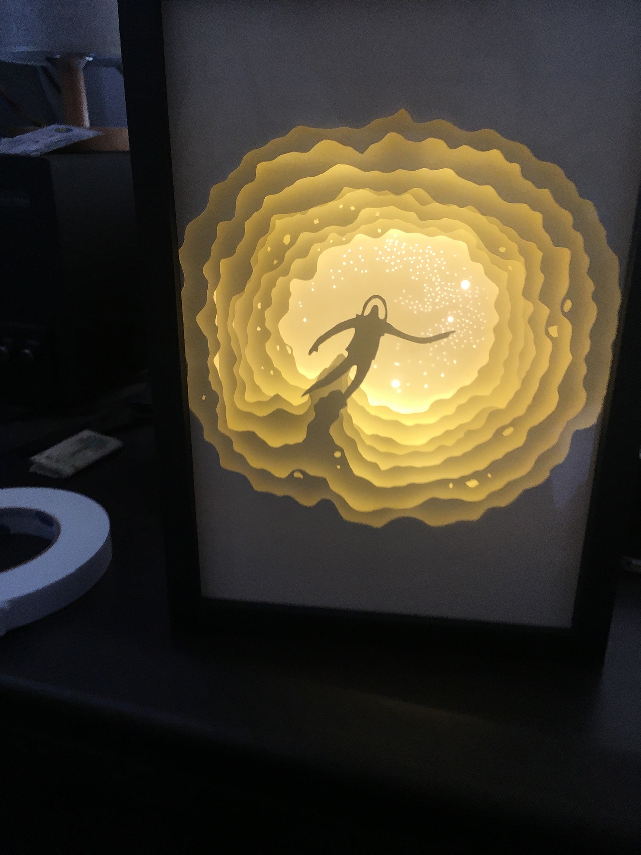 【纸雕灯】太空人，开灯效果真的不错！（图ZMTAzNzAwNzQw） - 其他手工艺 - 站酷设计师wq339216q原创素材 - 站酷ZCOOL