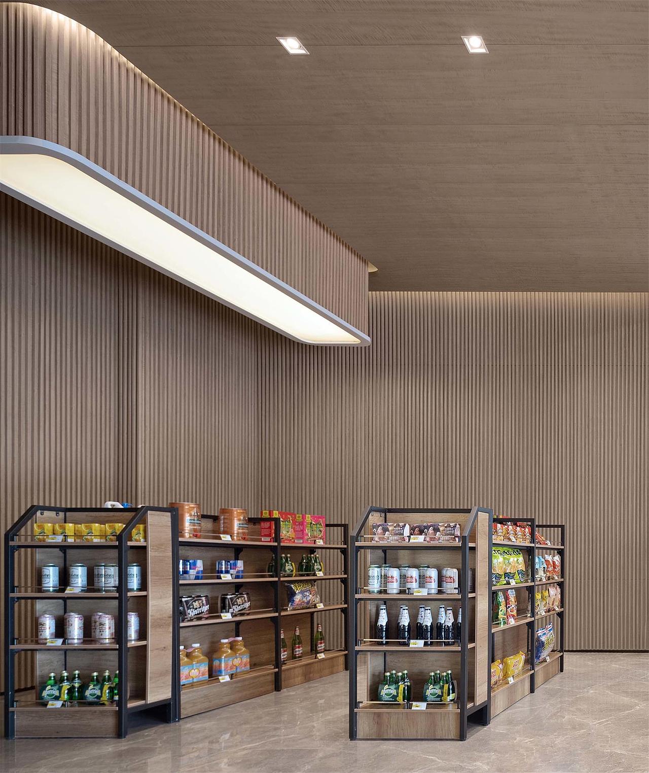 定期更新的超市产品以确保新鲜度,生活的柴米油盐在这里无声守护,让社区居民享受便利生活的同时,也带来一份美好的生活愿景。