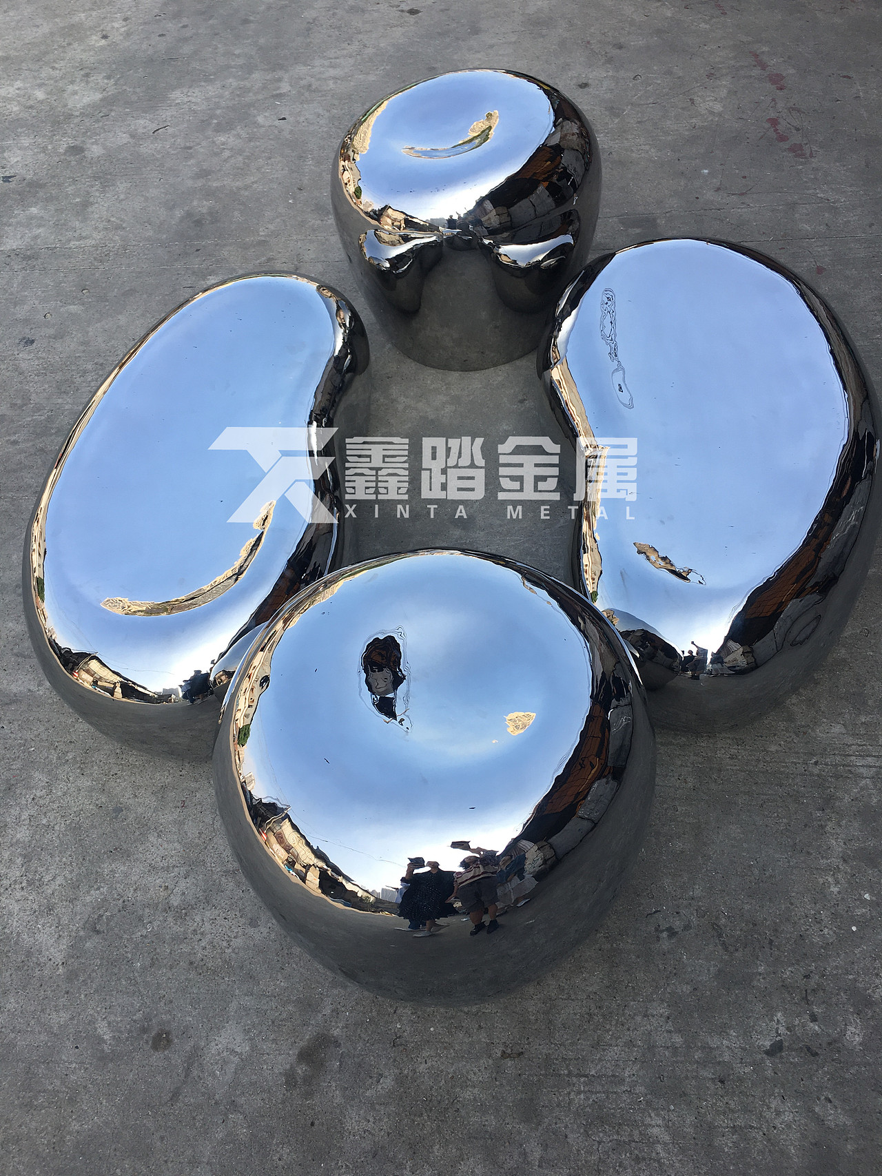 定制商场酒店大堂艺术造型坐凳手工锻造异形不锈钢坐凳