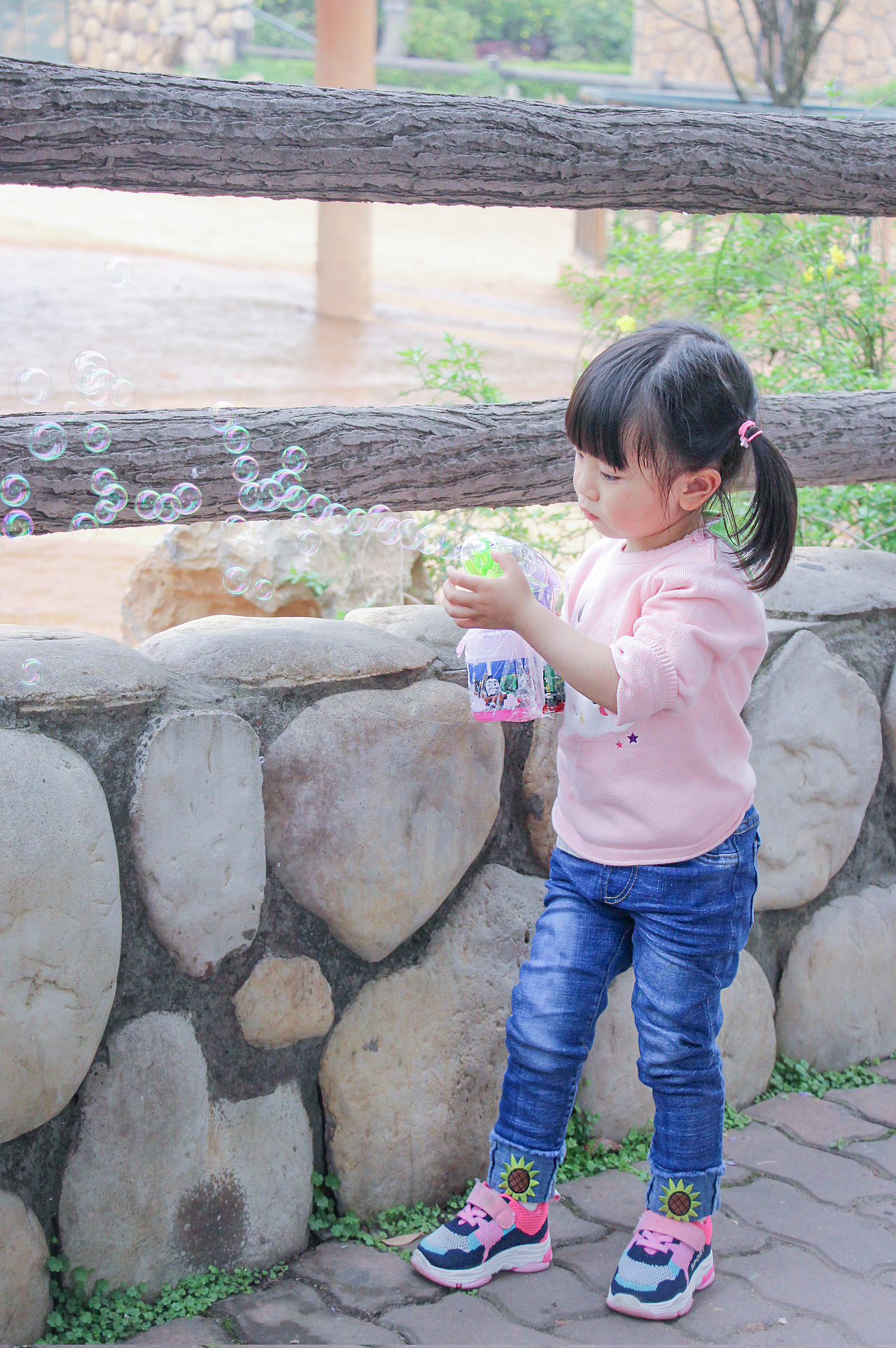 动物园一游～拍摄技术还得不断提高～现菜鸟一枚[z欢呼（图ZMTEwMDMzNTQ4） - 人像摄影 - 站酷设计师卤肉明原创素材 - 站酷ZCOOL