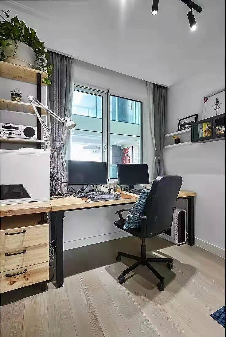 北欧原木风三居室