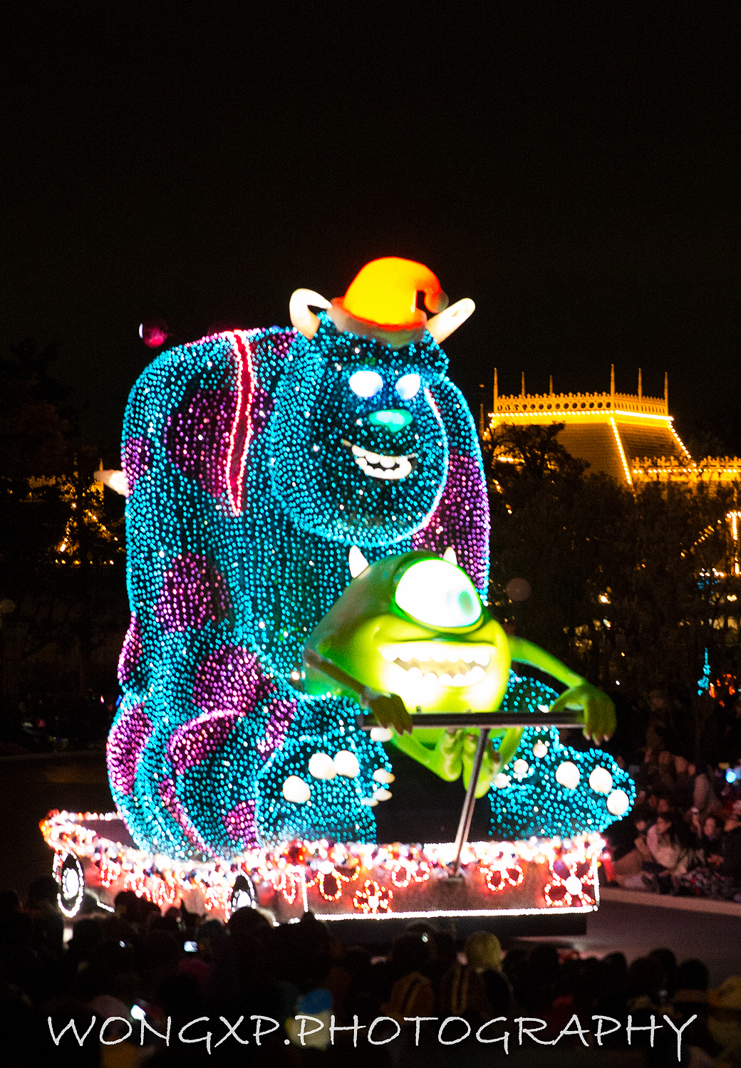 迪斯尼灯车游行