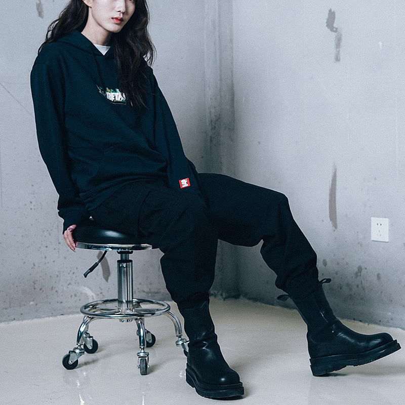 STRETAG卫衣新款2020适者生存系列连帽慵懒黑色帽衫（图ZMjM1MjM4MDk2） - 休闲/流行服饰 - 站酷设计师STRETAG思锐泰格原创素材 - 站酷ZCOOL