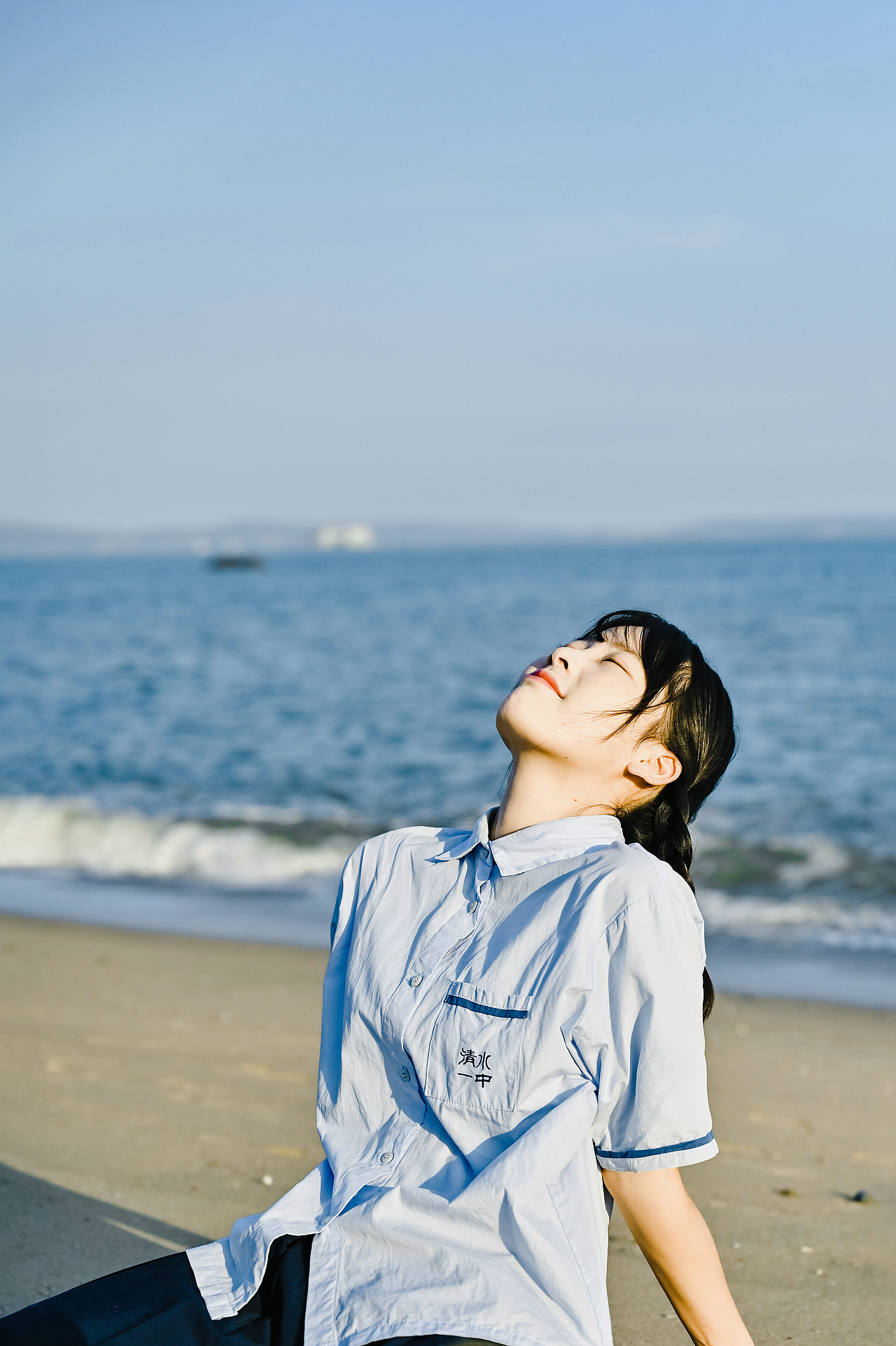 望着天空,我想起花瓣试着掉落