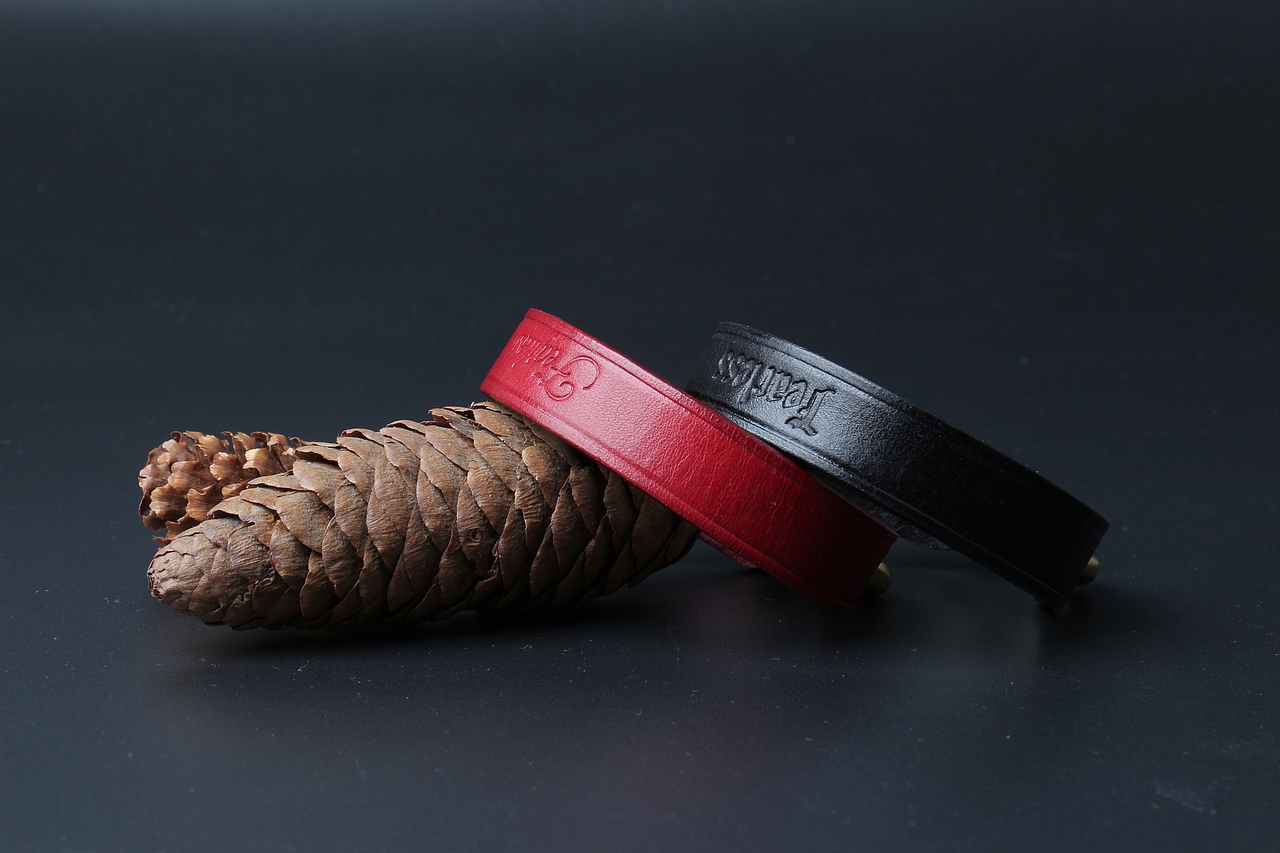 手工植鞣皮手链（图ZNjYyMTYxNDQ=） - 工艺品设计 - 站酷设计师小小设计毛子原创素材 - 站酷ZCOOL