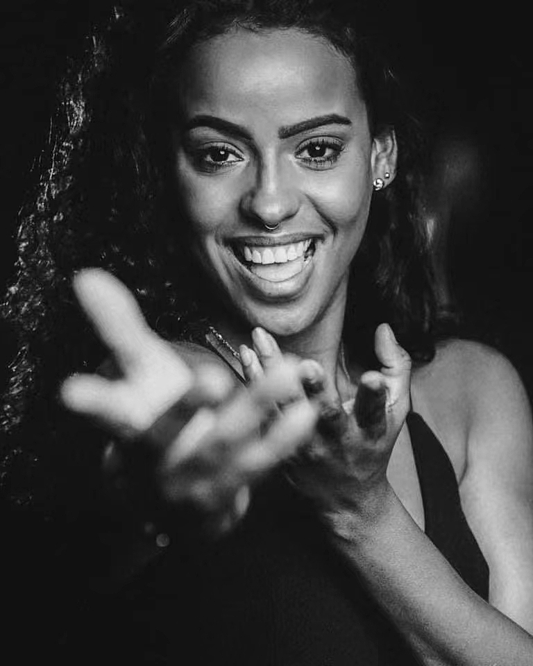 #黑人女模 笑容感染力满分💯