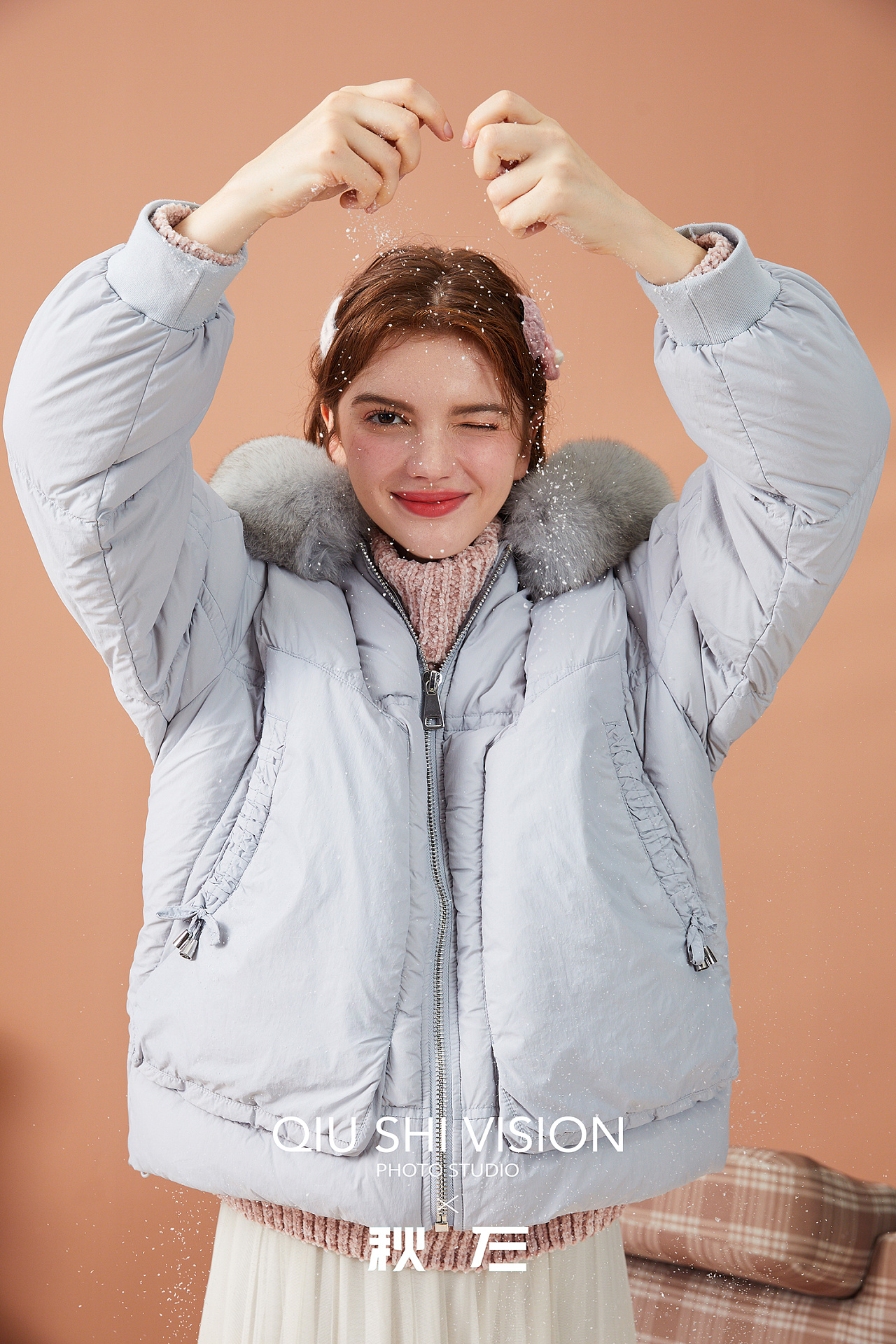 甜美风女装 阿依莲&秋石文创 羽绒服内景棚拍|摄影|人像摄影|秋石摄影
