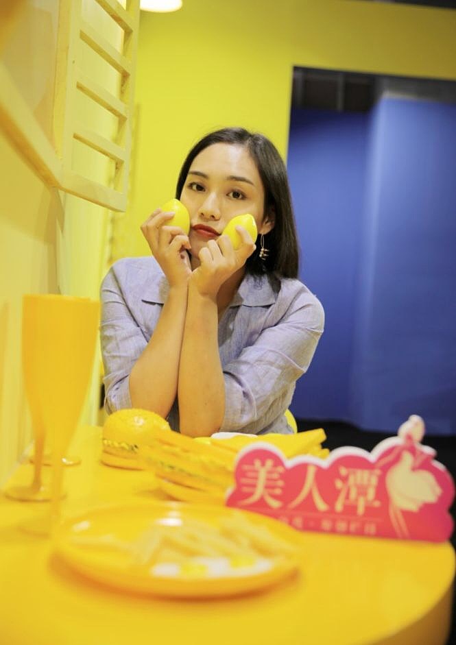 网红色廊-15空间不色不潮 拍到你不要不要