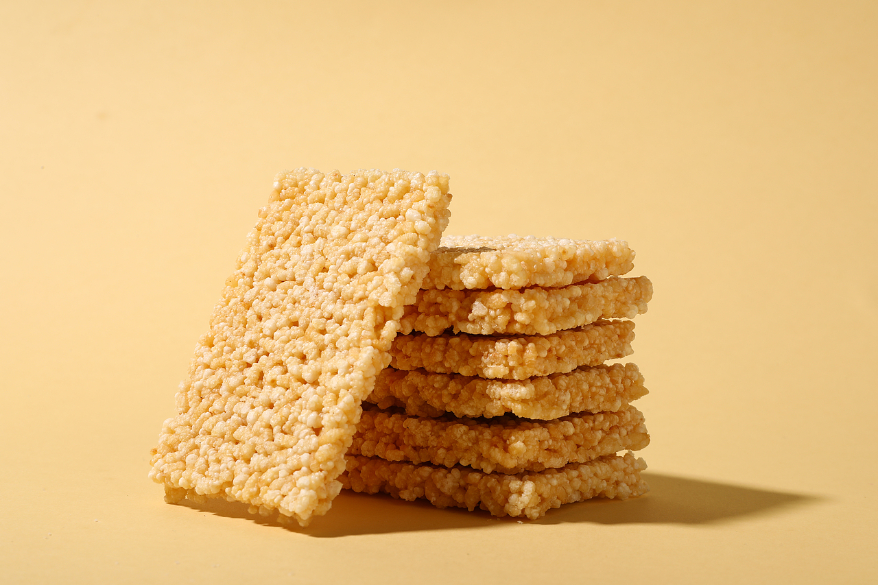 雪花酥，锅巴，香脆饼，薯条拍摄（图ZMjkwMzAzMjA4） - 产品摄影 - 站酷设计师唯薇安A原创素材 - 站酷ZCOOL