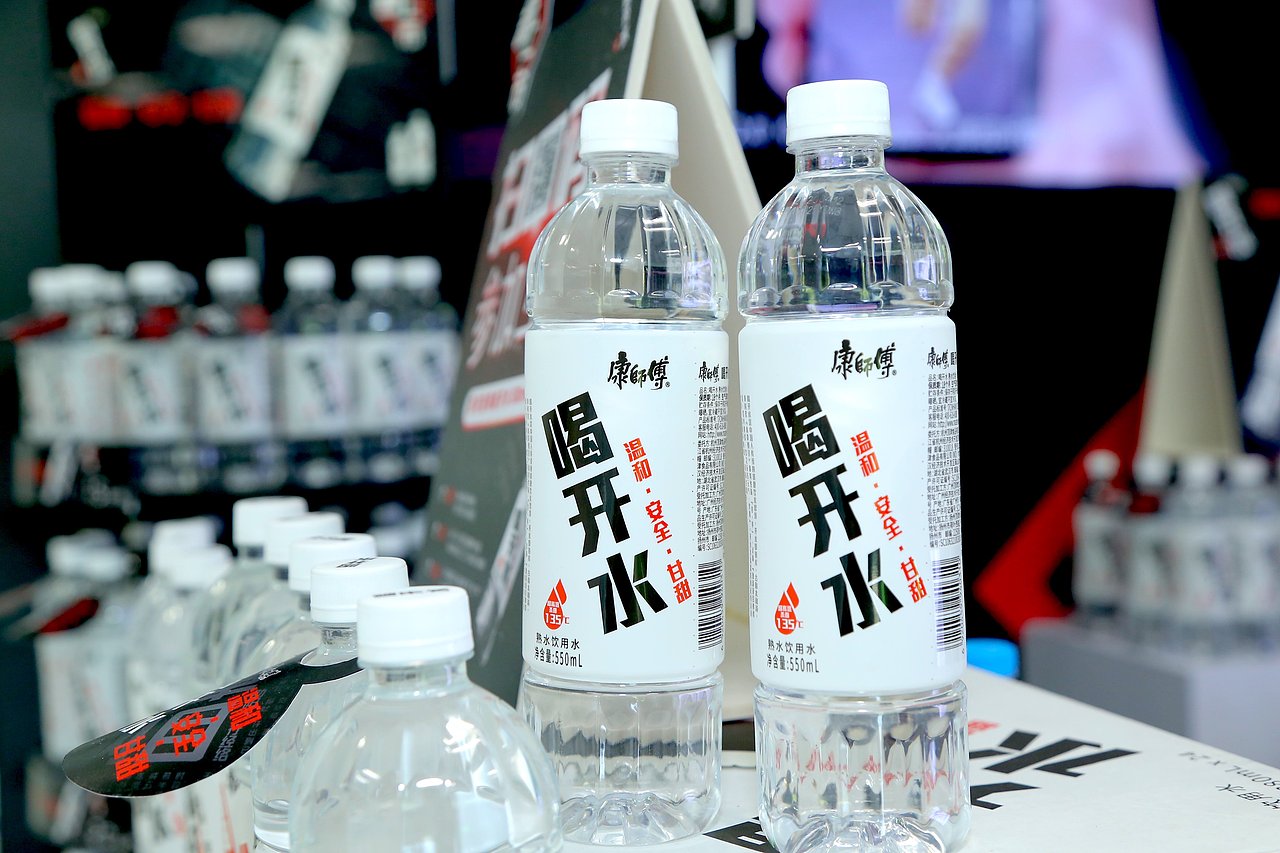 康师傅喝开水产品图（图ZMjE3NjQ0MDc2） - 产品摄影 - 站酷设计师YoungHuiHui原创素材 - 站酷ZCOOL