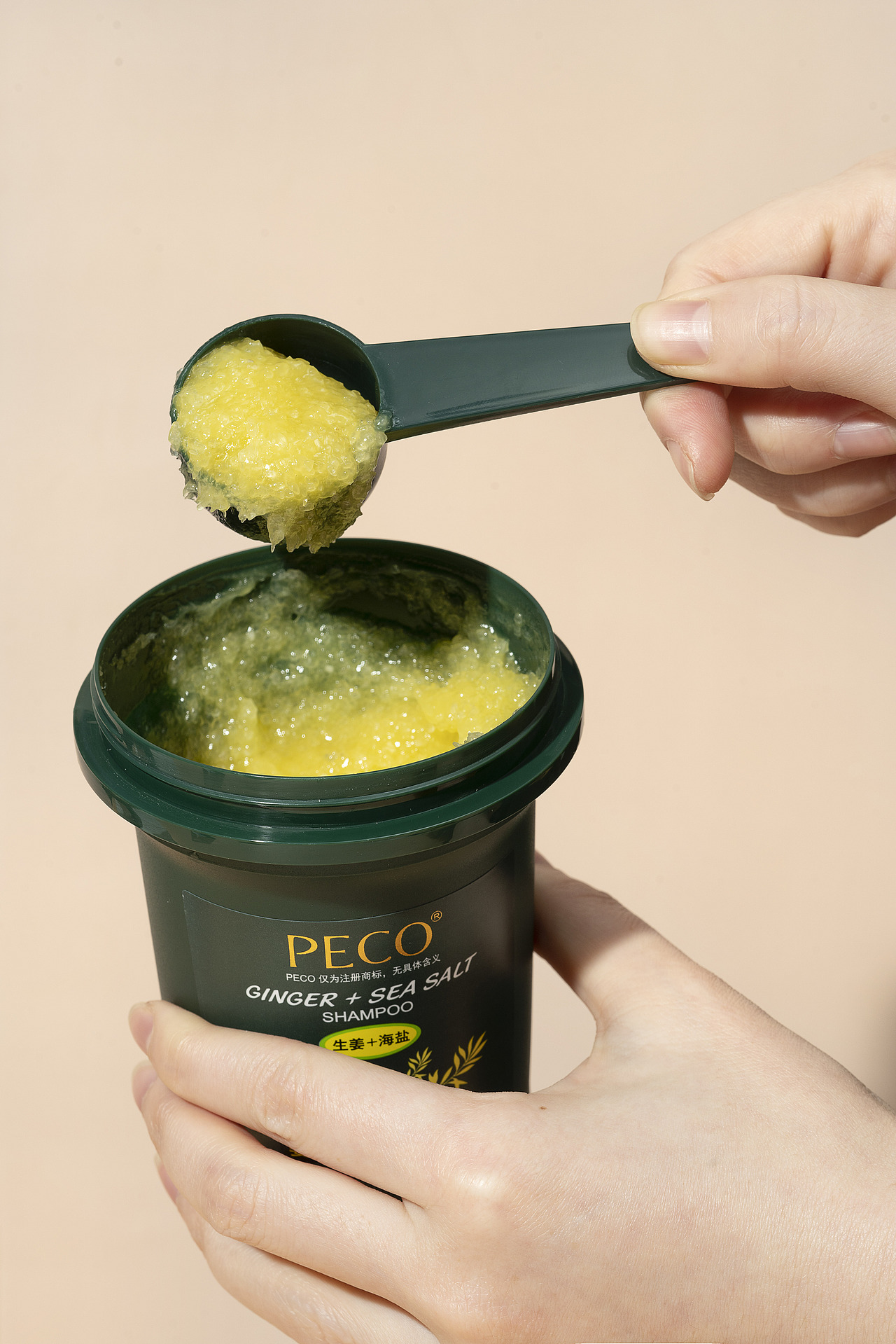姜盐洗头膏（图ZMjQxMDI1MjI0） - 产品摄影 - 站酷设计师XiaoT1原创素材 - 站酷ZCOOL