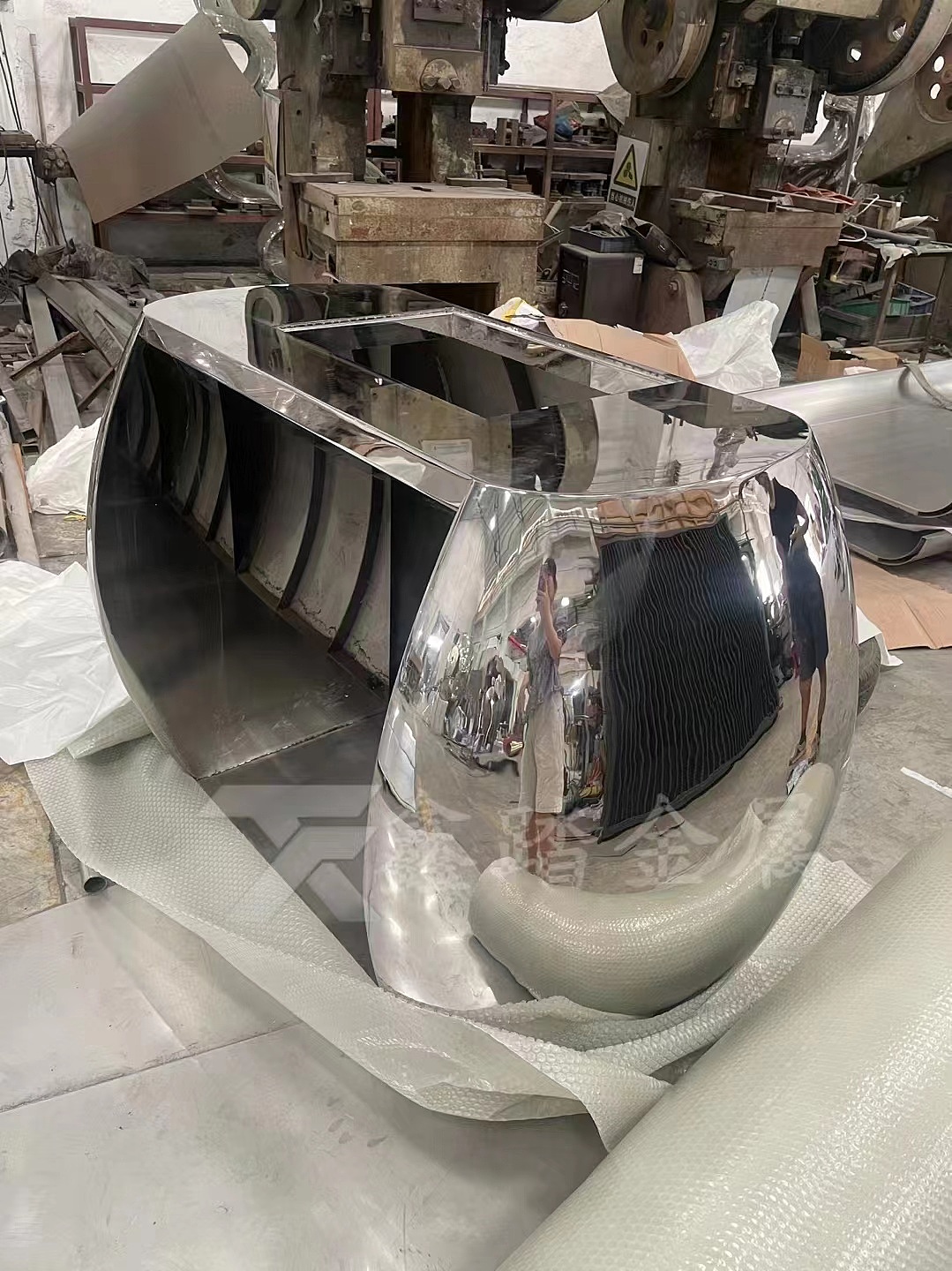 亮面不锈钢吧台 曲面弧形镜面不锈钢服务台 定制水吧台