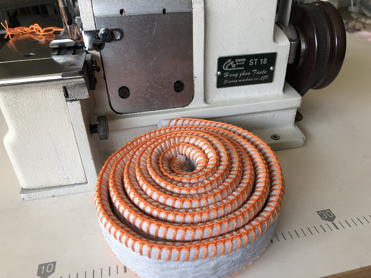 双面一字贝形拷边机,双面一样的仿钩针贝形机,18型