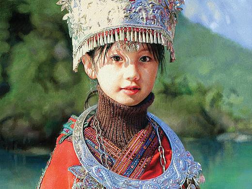 苗族服饰-裴佳欣