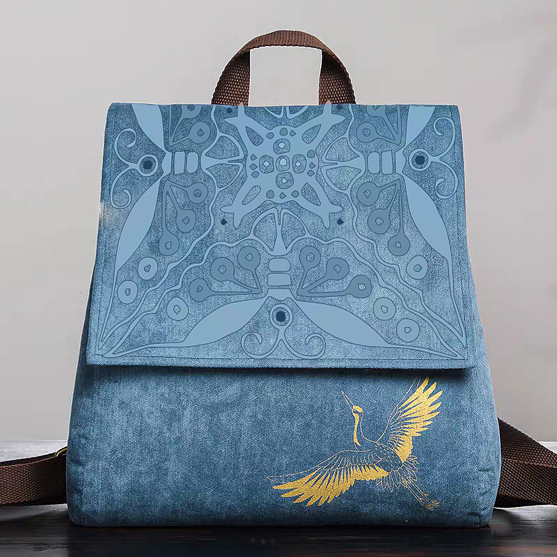 课题实践的作业练习 贵州蜡染的再创作,在文创产品中的应用.