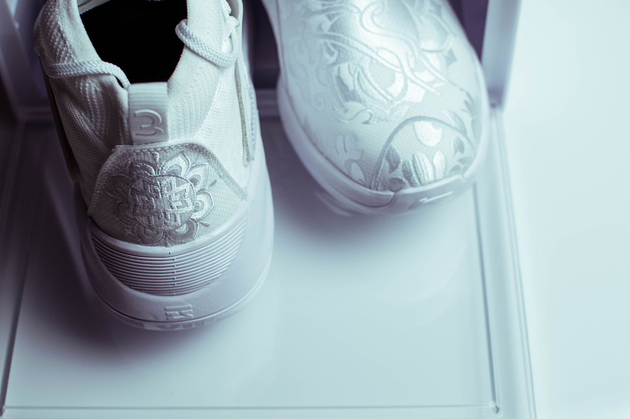 李宁 驭帅12 敦煌