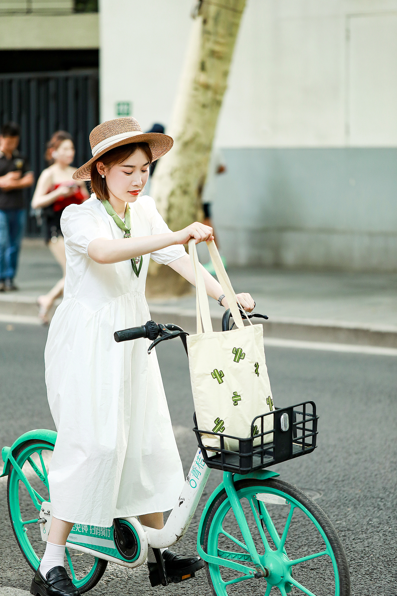 上海之行（图ZMjYzMjk0NTIw） - 人像摄影 - 站酷设计师XIAOYU2022原创素材 - 站酷ZCOOL