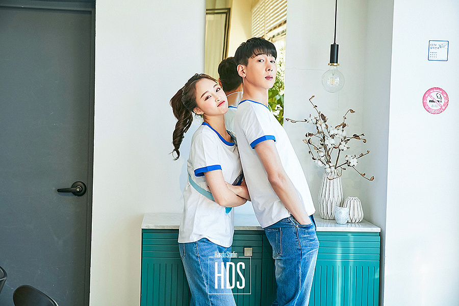 韩风情侣装韩国拍摄