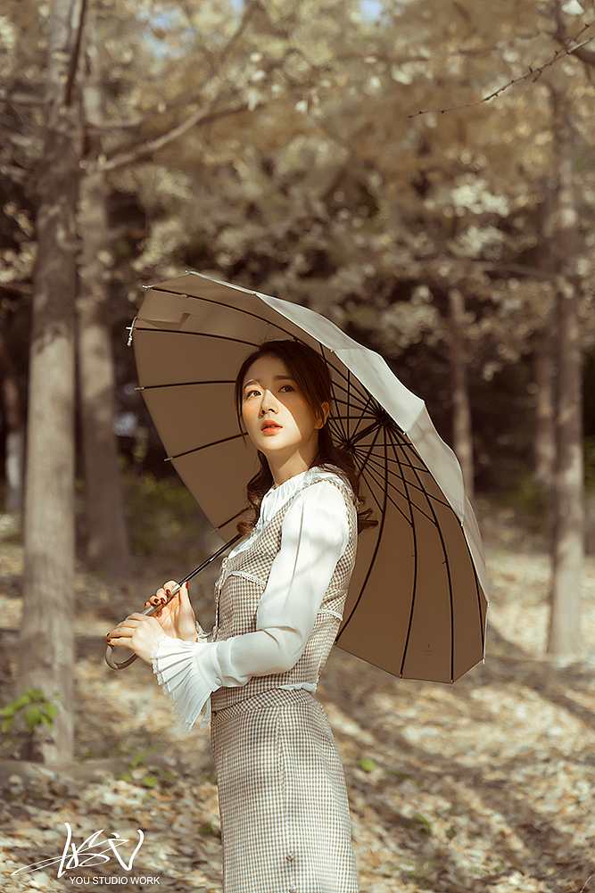 【有映画】挽秋（图ZOTYxODczMDQ=） - 人像摄影 - 站酷设计师游弋YOUYI原创素材 - 站酷ZCOOL