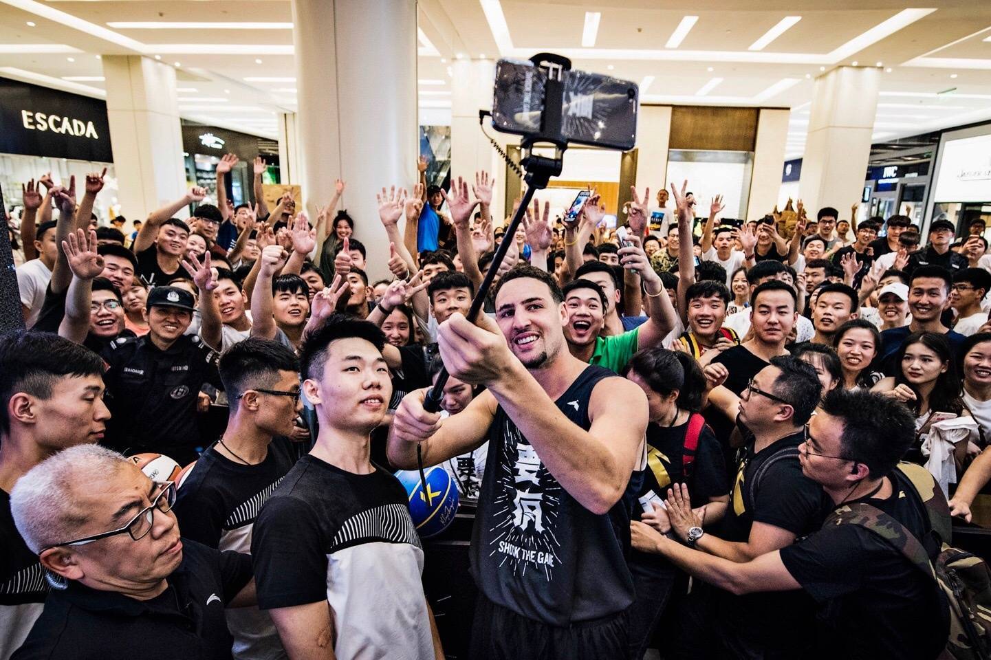 nba勇士球星克莱汤普森中国行篮球插画,美漫卡通