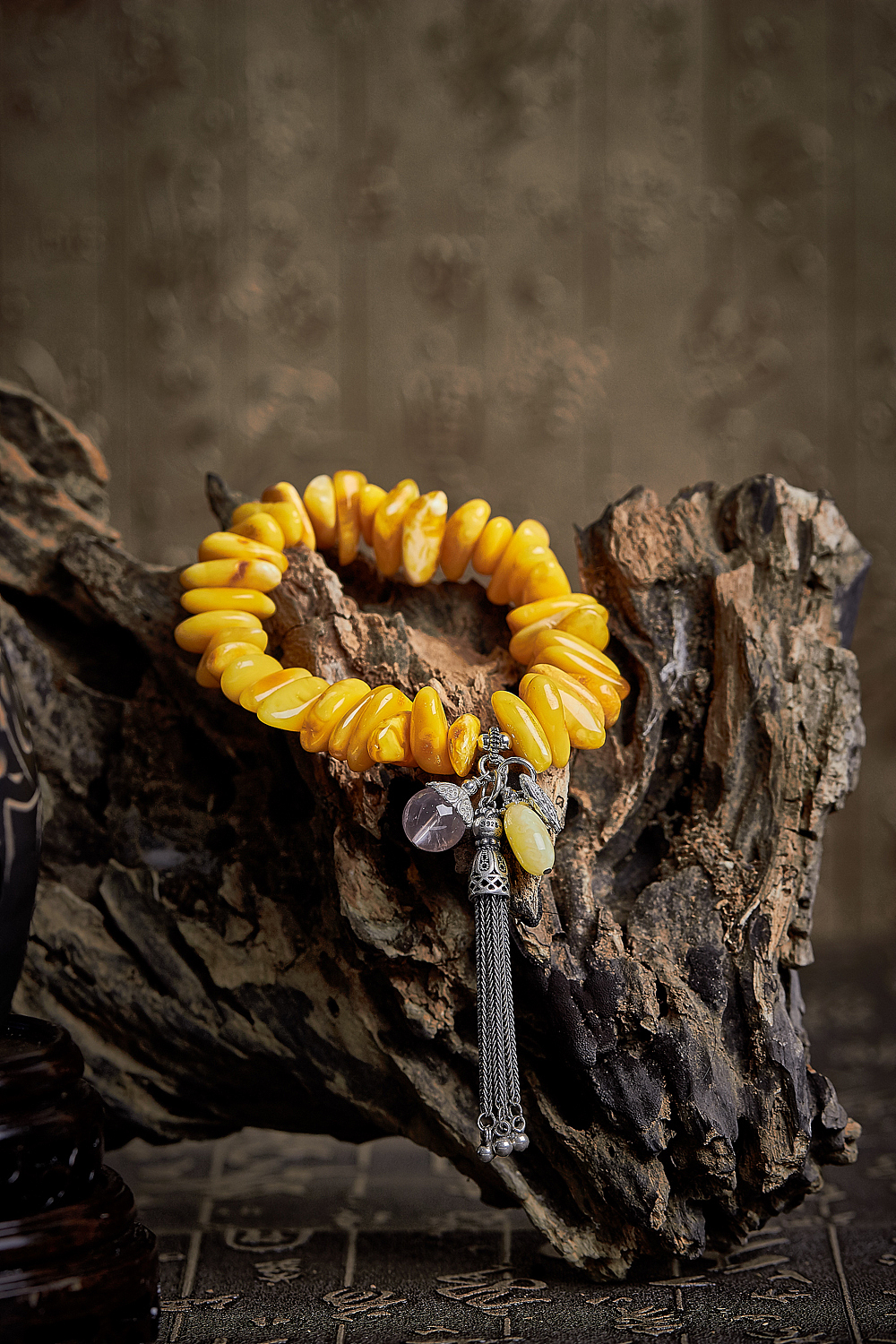 琥珀手链|摄影|产品摄影|金鱼叔叔的故事_原创作品-站酷zcool