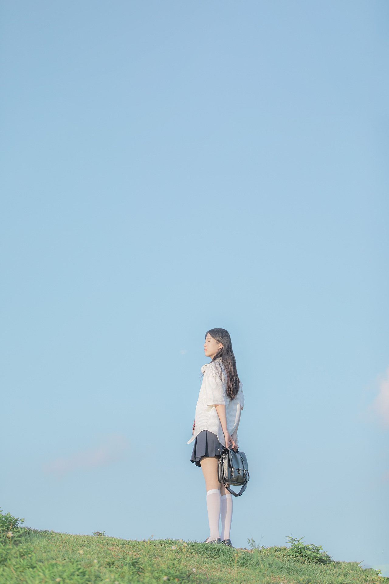 夏天的风她来了