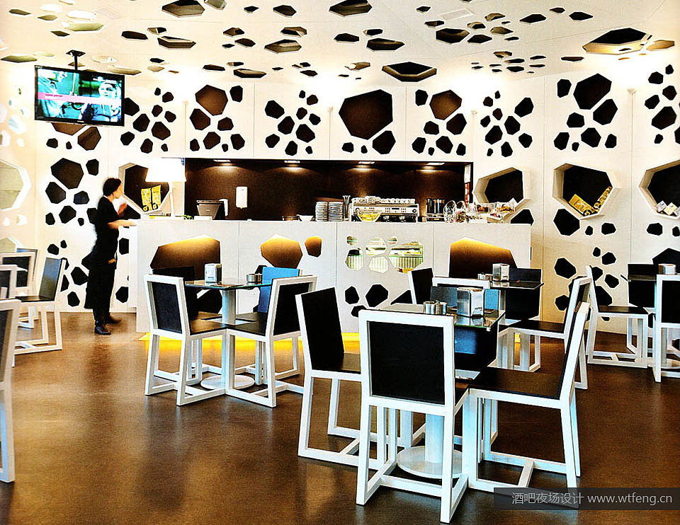 你尝试过四周被咖啡豆包围的感觉吗?创意酒吧设计(Meltino Bar&Lounge)