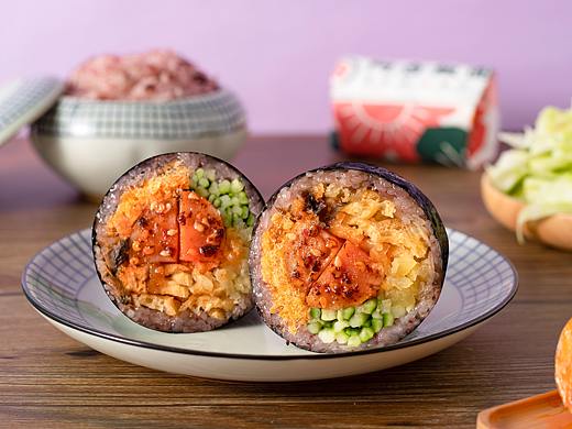 满满都是料的大饭团！｜PERCYTSE美食摄影