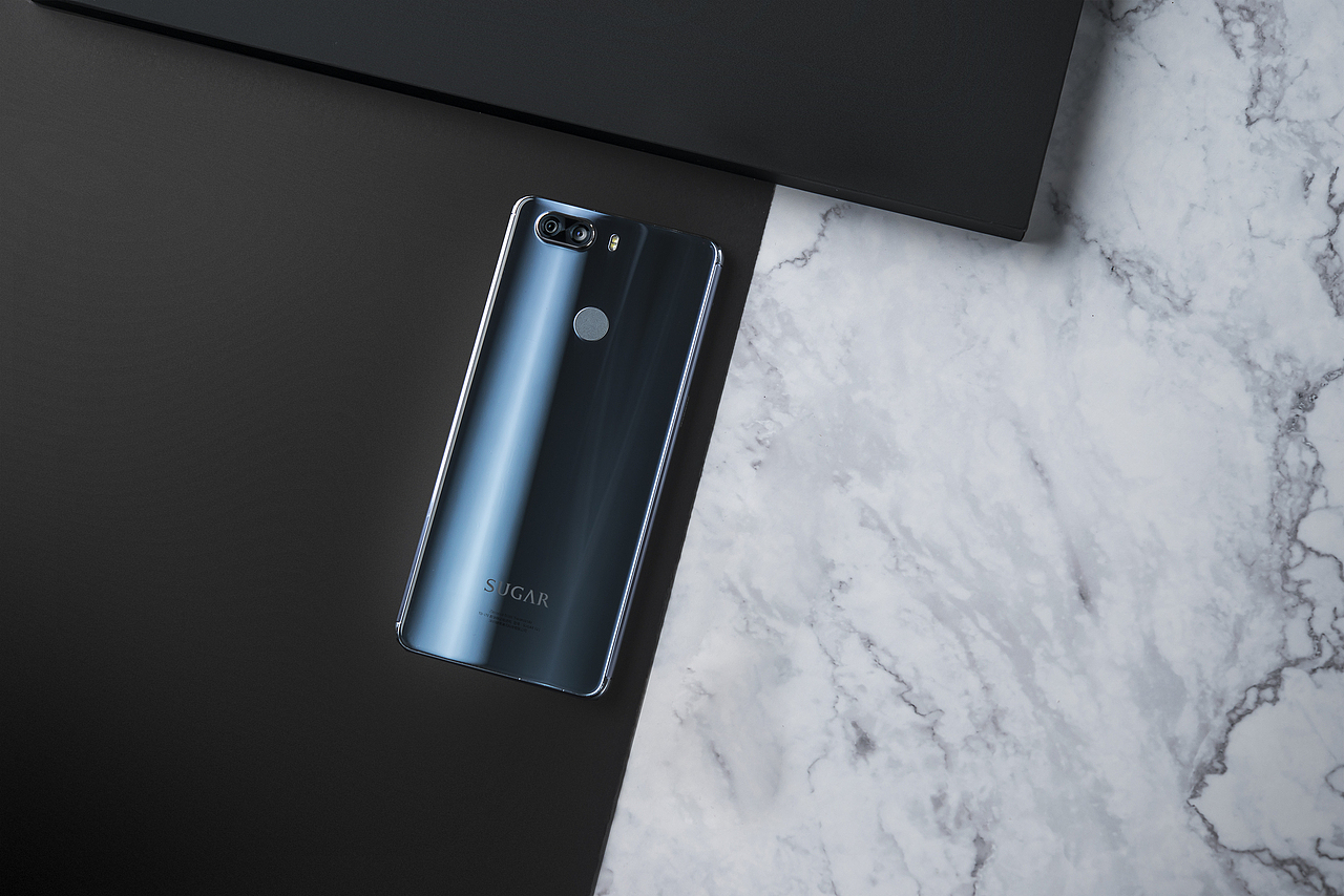 随手拍了个SUGAR手机灰色版