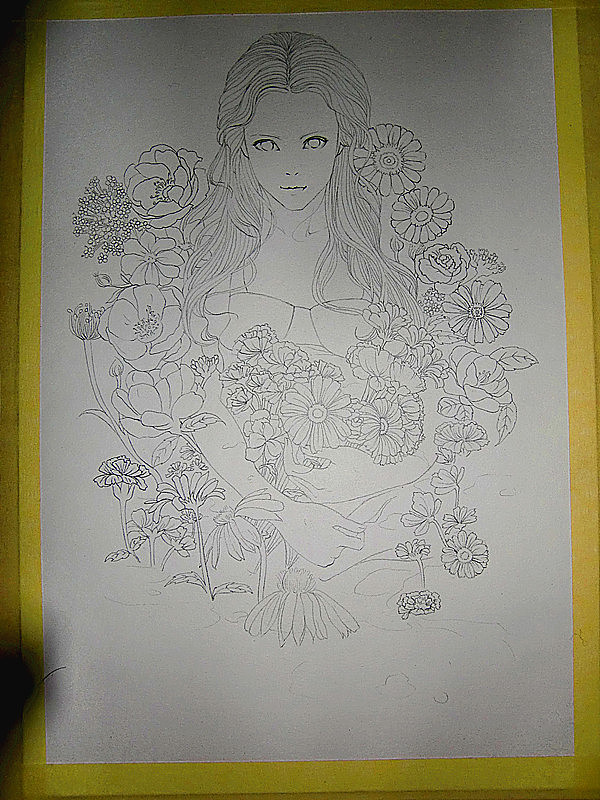 起稿很满意,以花和躺在水里的女人为主