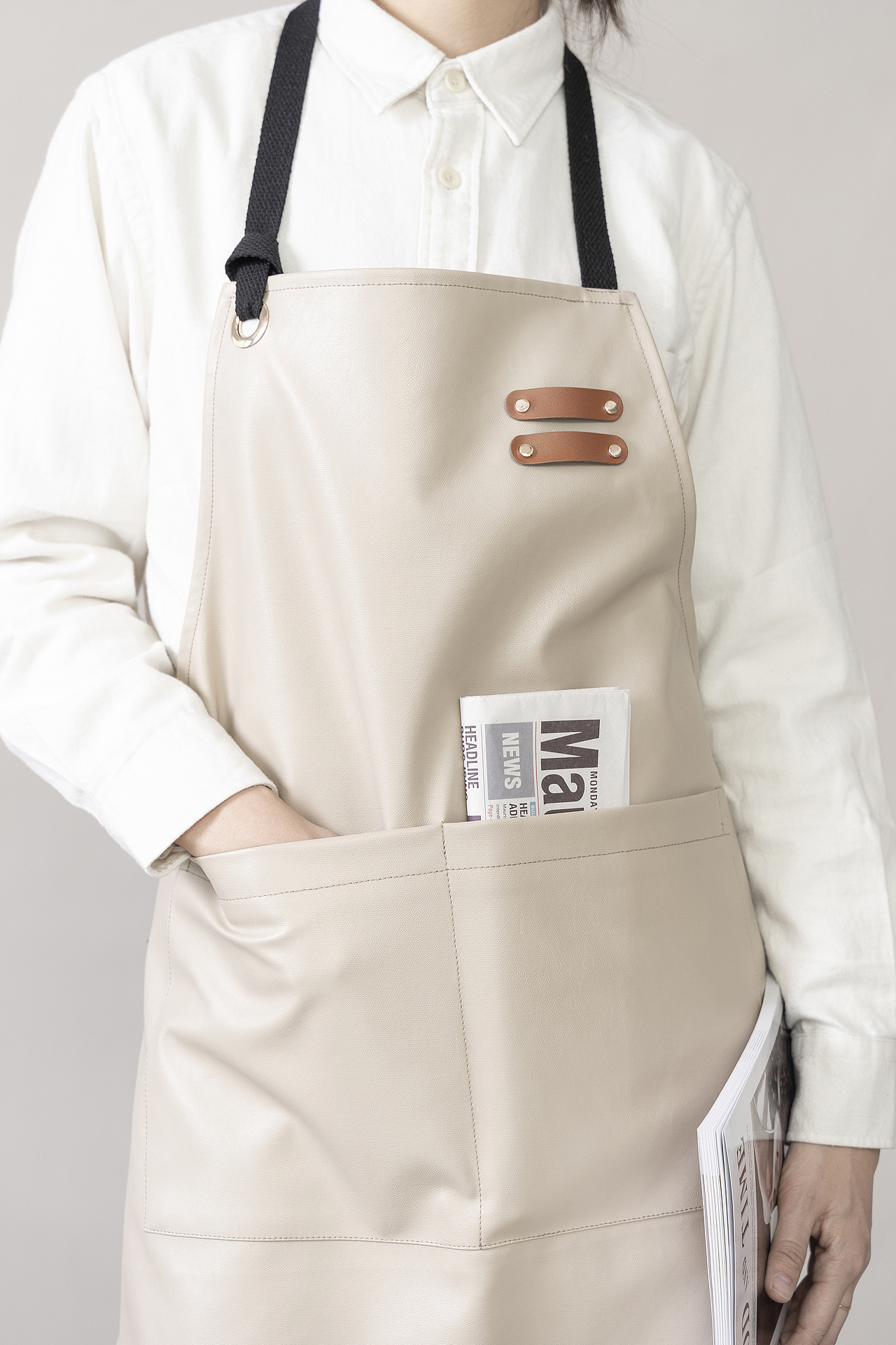 皮面围裙（图ZMjQwMzQzNzc2） - 产品摄影 - 站酷设计师戴眼镜的龙猫原创素材 - 站酷ZCOOL