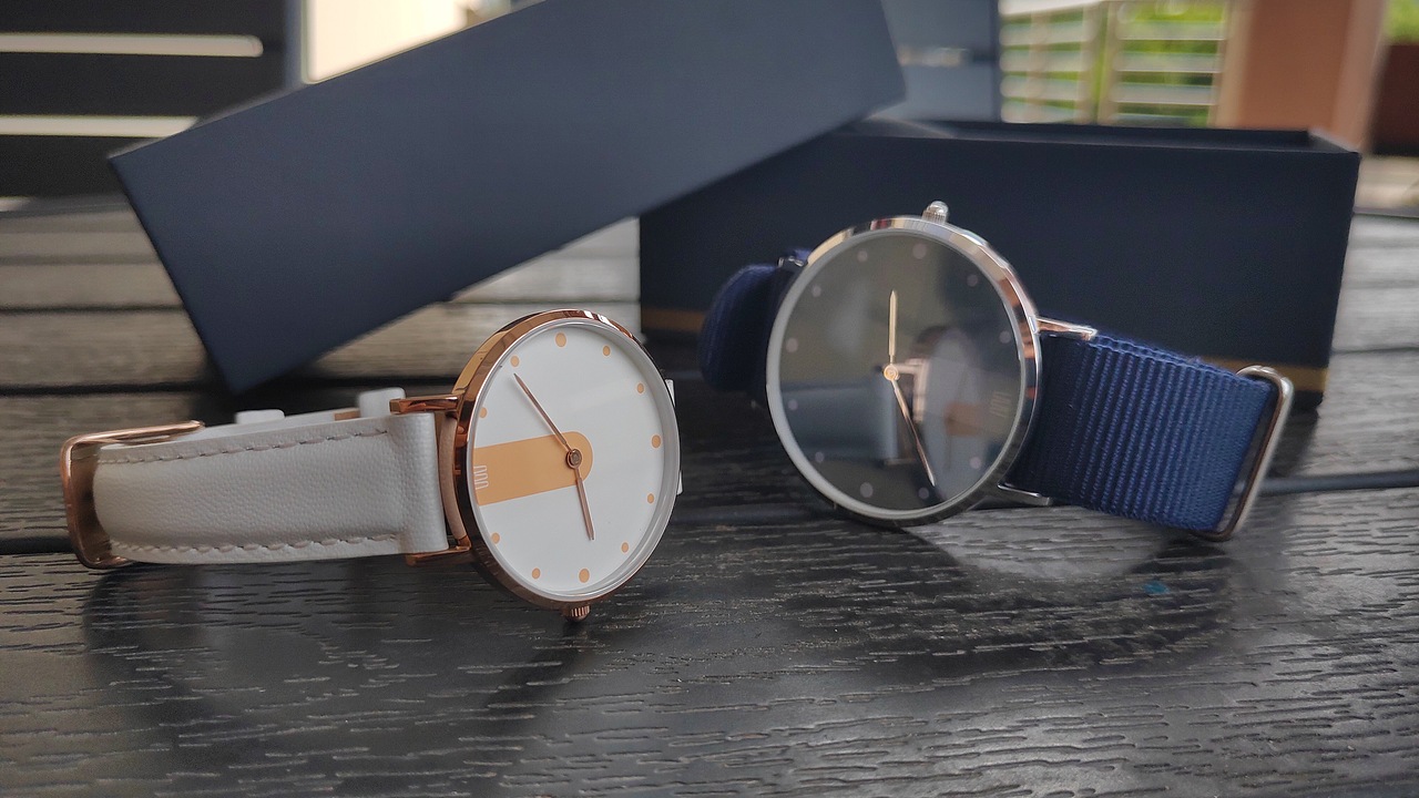 唐小生—校园纪念表—实物