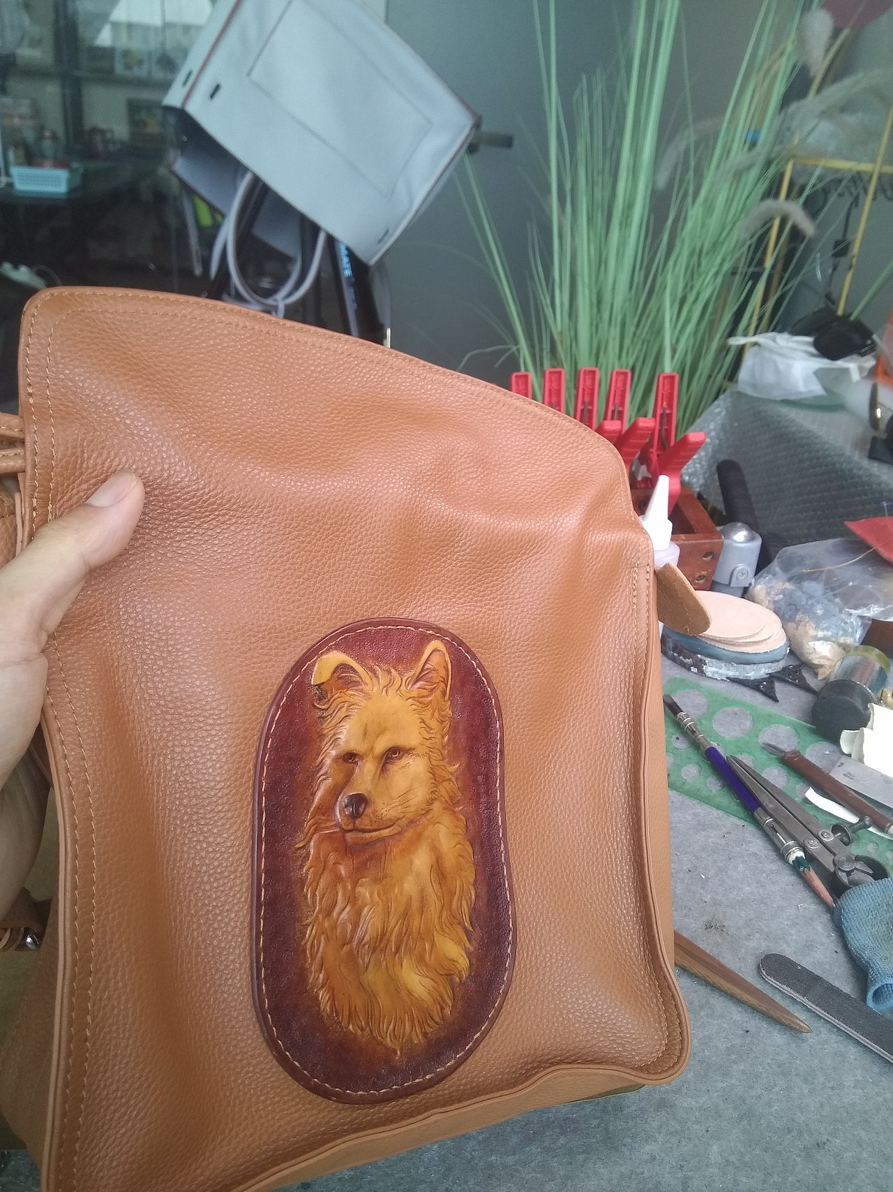 宠物皮雕款水桶包|手工艺|工艺品设计|hth皮艺社_原创作品-站酷zcool