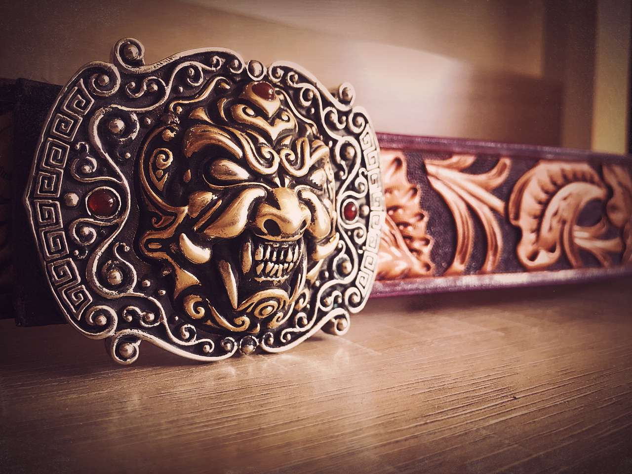 唐狮扣唐草腰带