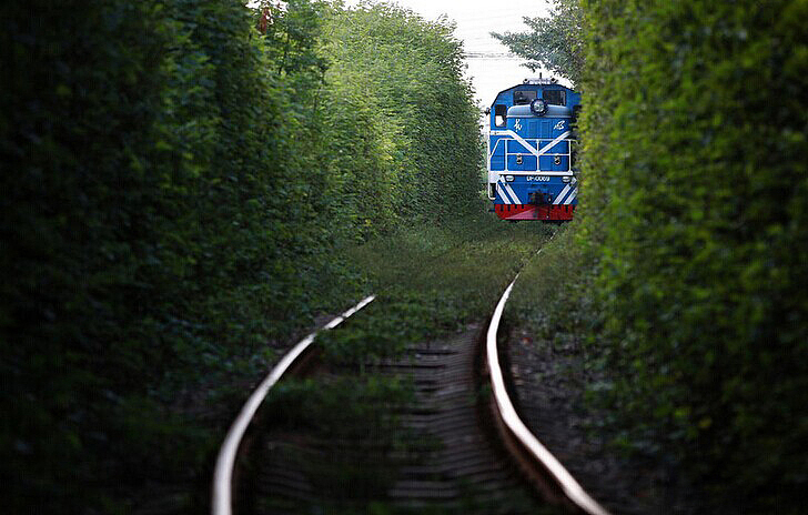 假装在欧洲 | 西安小清新铁路（图ZMTg4NDk3NDA=） - 风光摄影 - 站酷设计师Thisliuxy原创素材 - 站酷ZCOOL