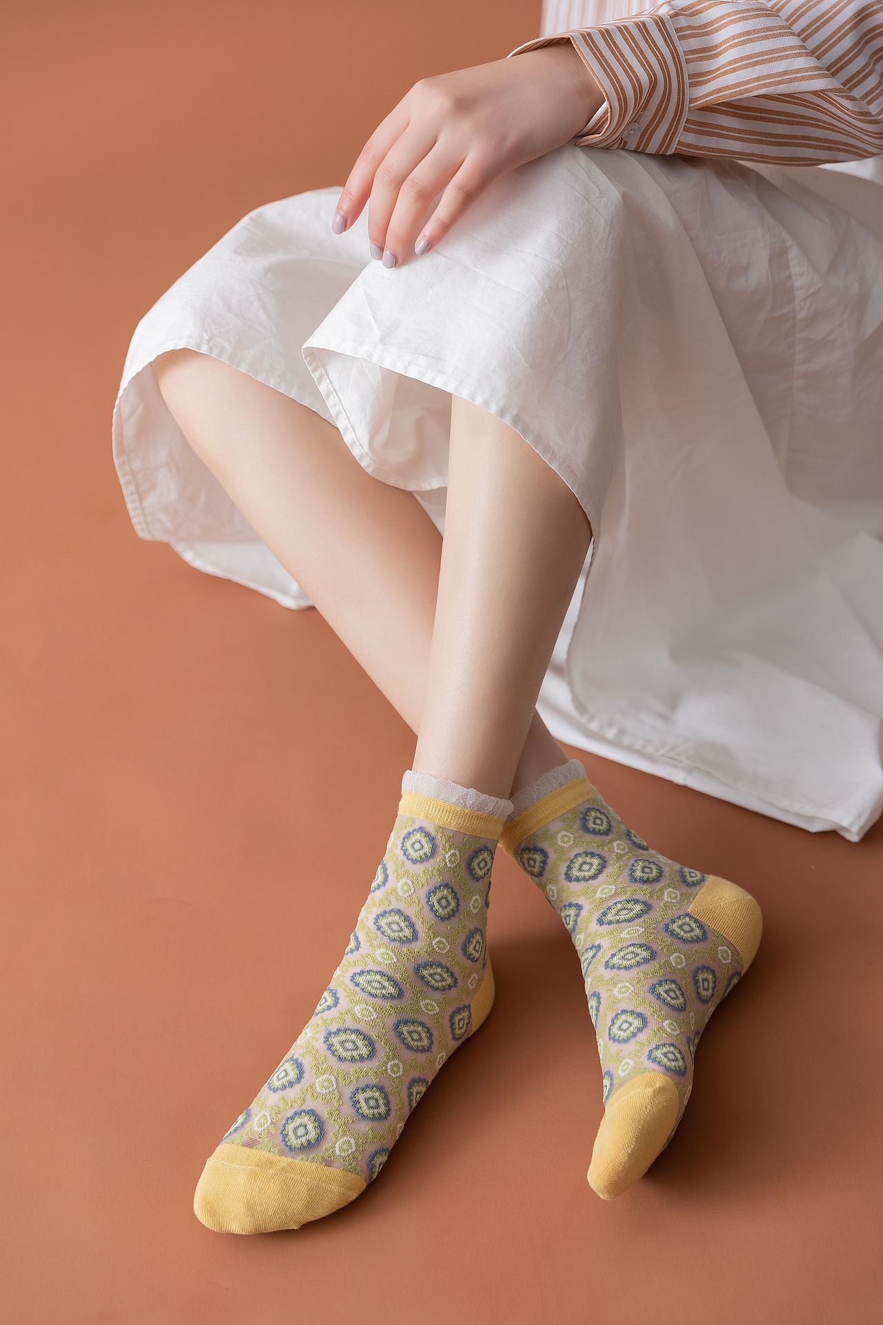 2021年春夏INS女袜花边女袜中筒袜