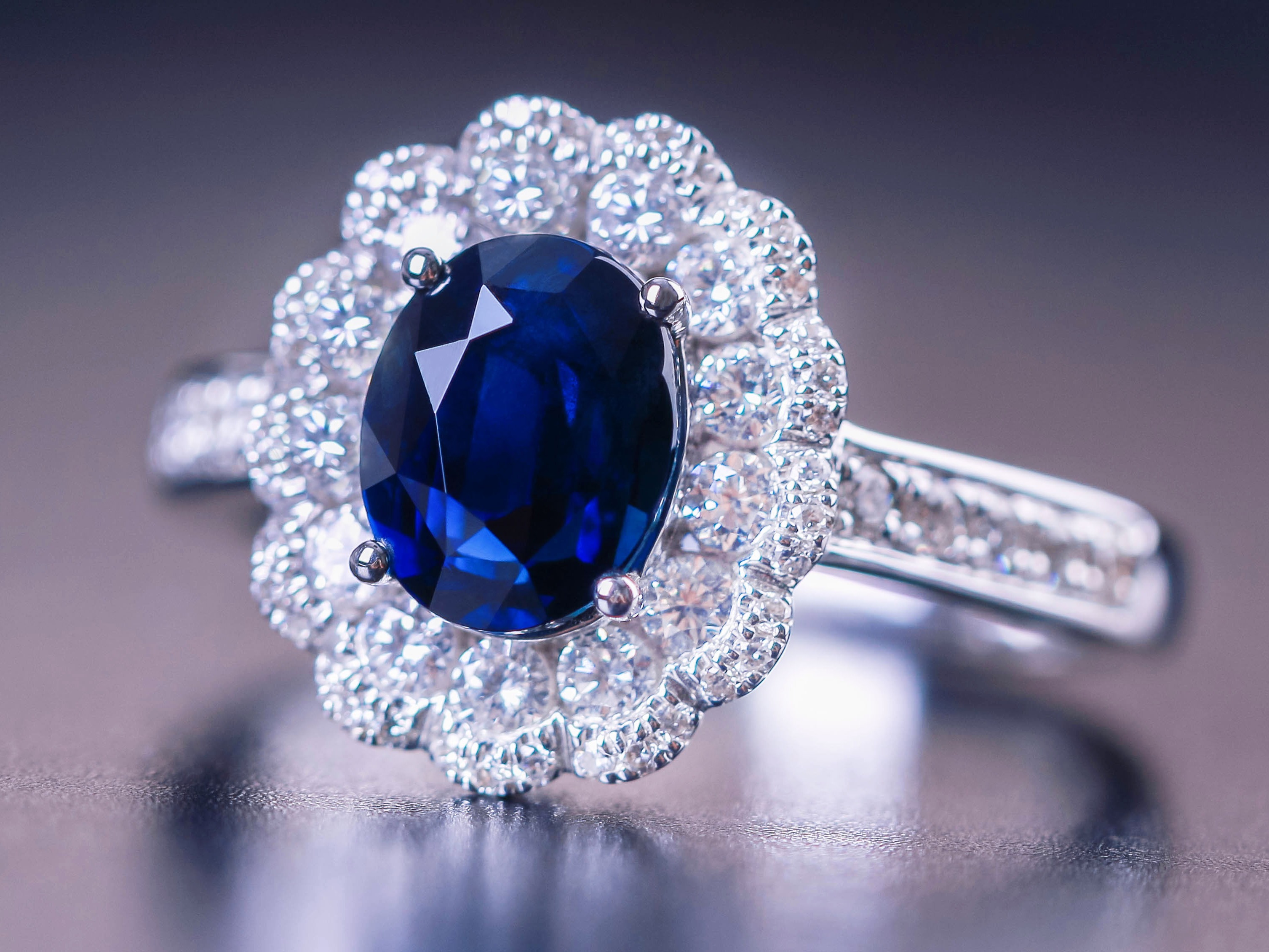 Cartier 卡地亚 Phaan 红宝石钻石戒指 | iDaily Jewelry · 每日珠宝杂志