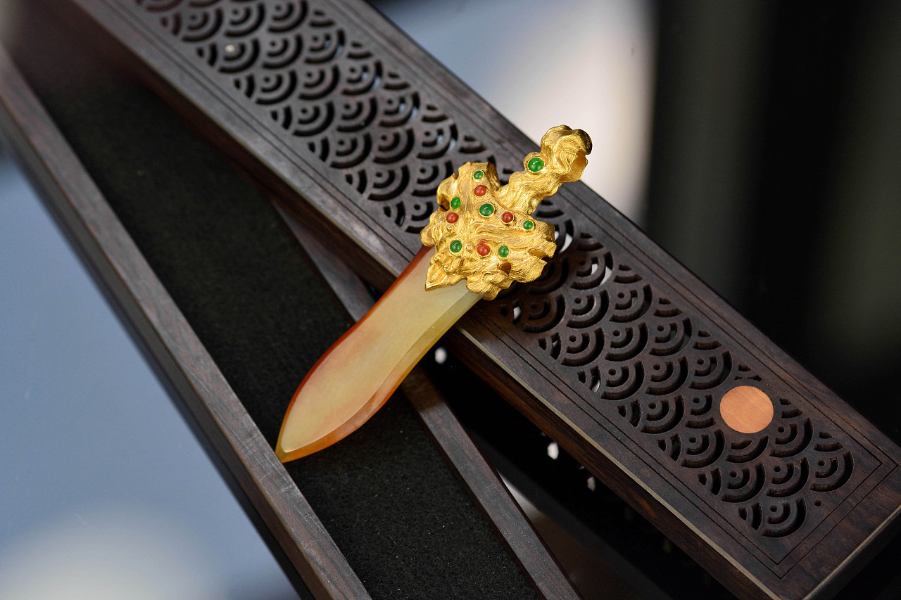 设计师作品|翡翠赤霄剑吊坠