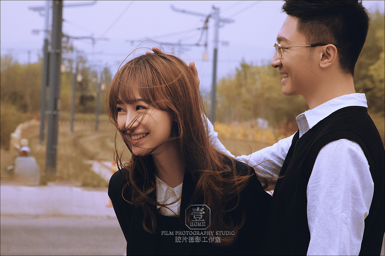 婚纱照客片分享,小众纪实的街拍婚纱照