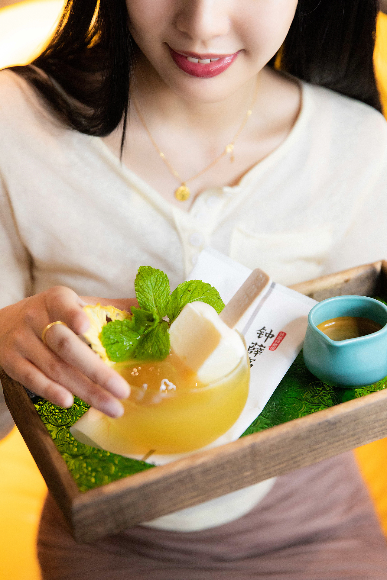 钟薛高联名咖啡2