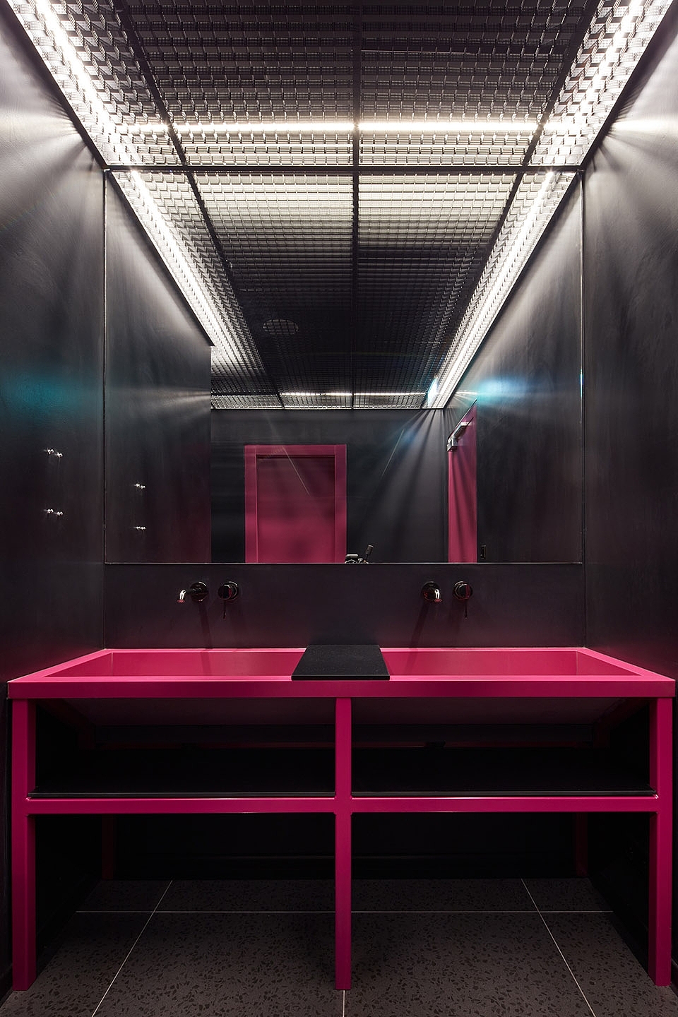 郑州数字化办公室洗手间装修