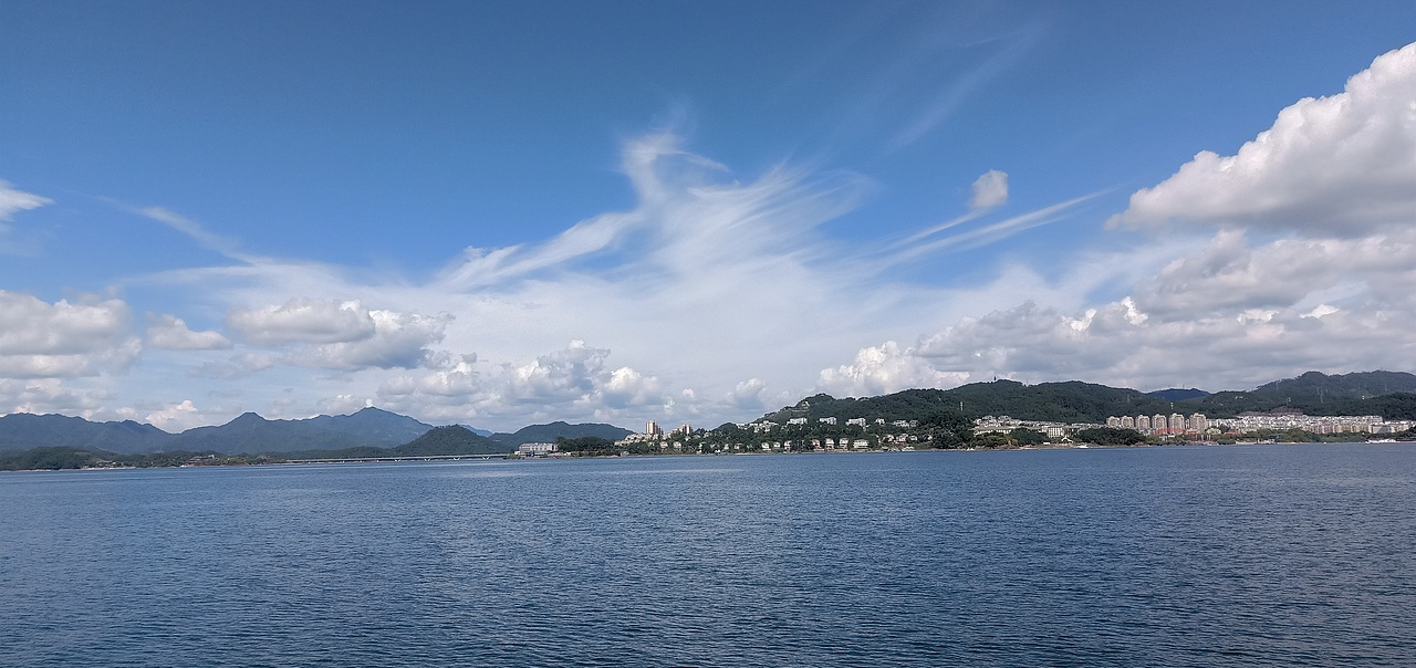 蓝天白云绿水青山